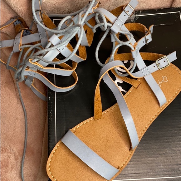 Athena sandals - Picture 2 of 2